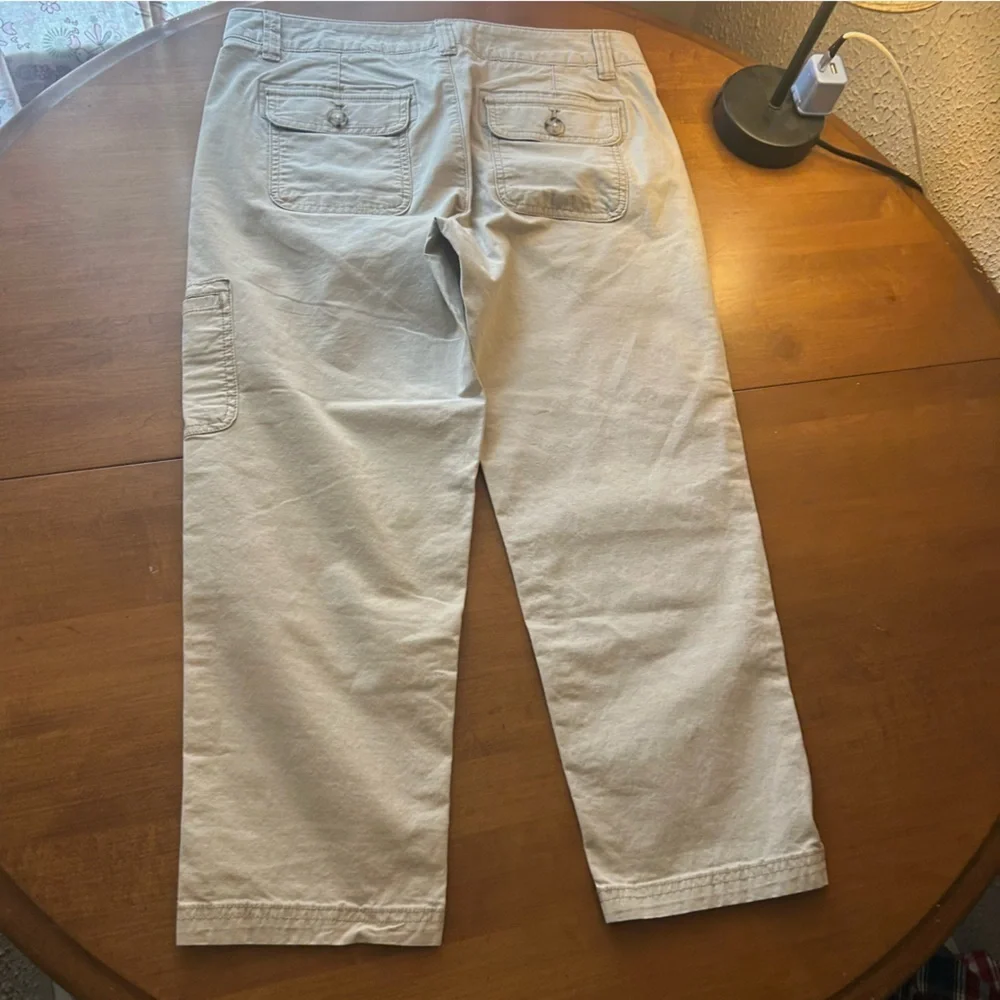 Eddie Bauer Women’s Tan Cropped Capri Cargo Pants Size 6